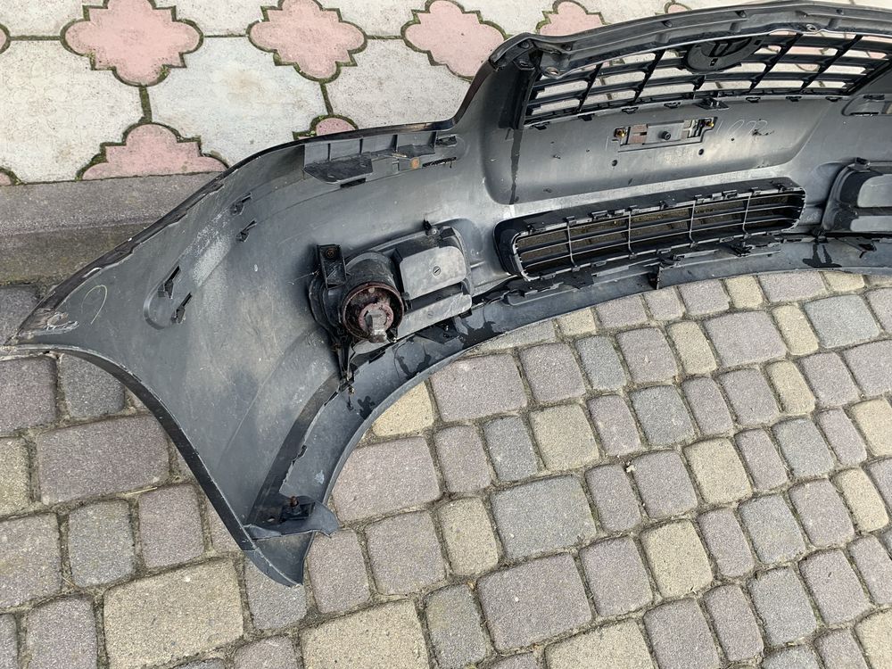 Бампер передній Toyota Avensis t25 авенсіс т25