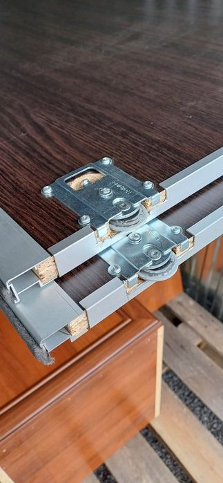 Drzwi przesuwne + prowadnice