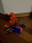 Pistolet Nerf Firestrike Elite, trzy strzałki + gąbeczkowe cele