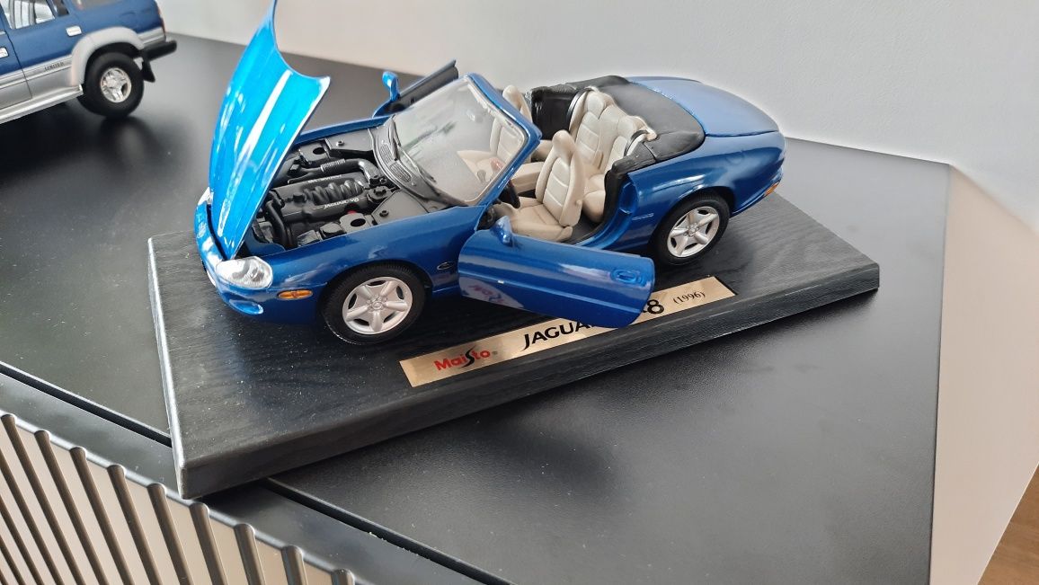 Model Jaguar XK8