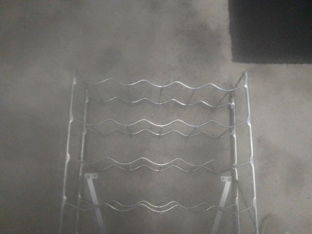 Garrafeira. Em ferro galvanizado- REBAIXA PRECO