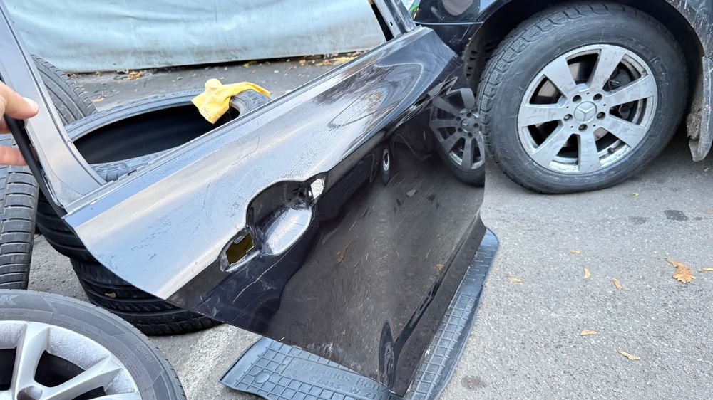 Продам заднюю правую дверь от Volkswagen b8