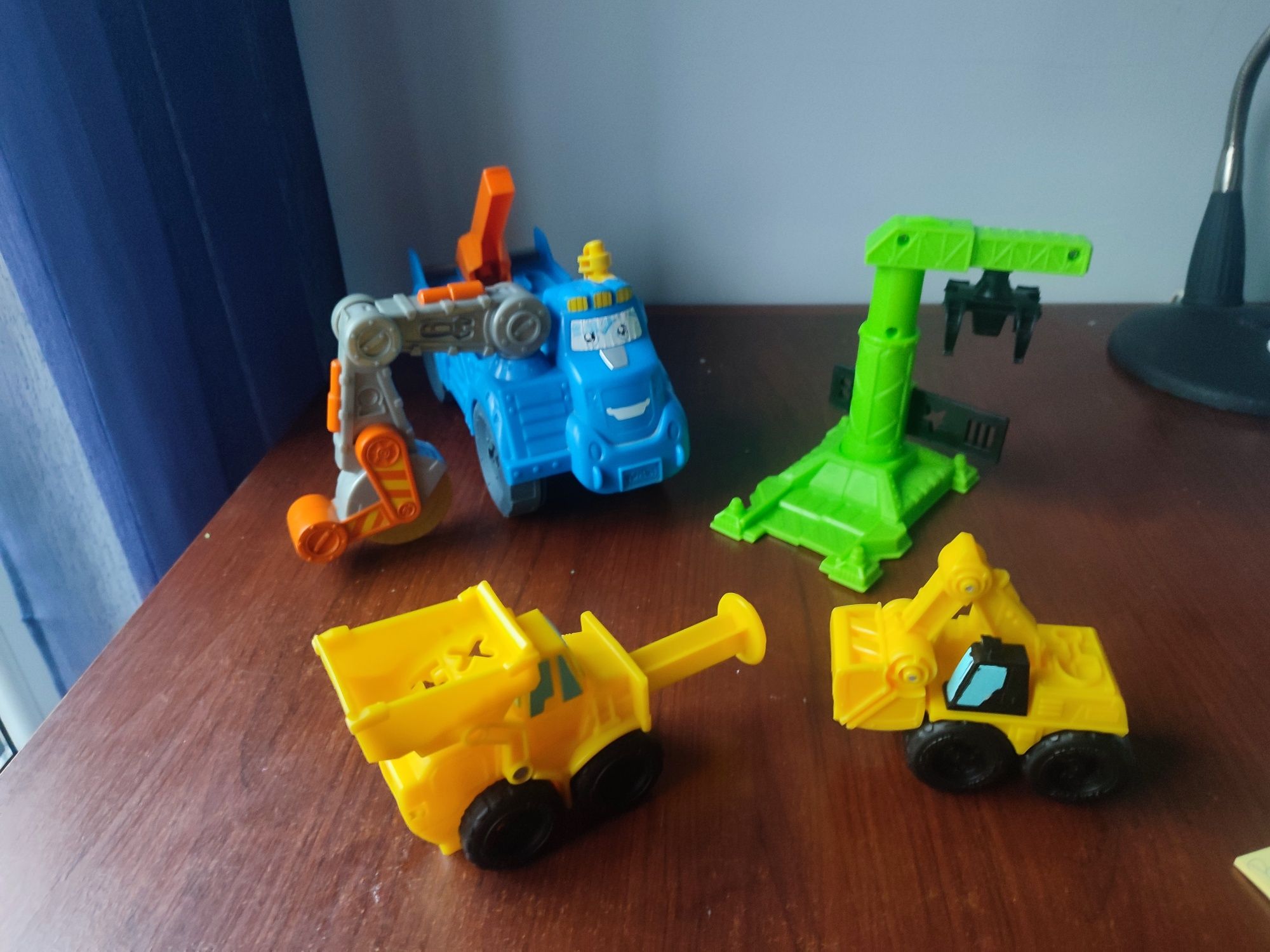 Play Doh Auto Buzz pracowita piła, dźwig i 2 pojazdy budowlane
