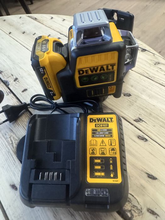 Poziomica laserowa laser krzyzowy DeWALT 360^ 12 lini zielony
