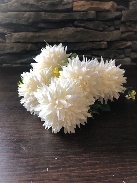 Bukiet sztucznych kwiatków 48tknkw