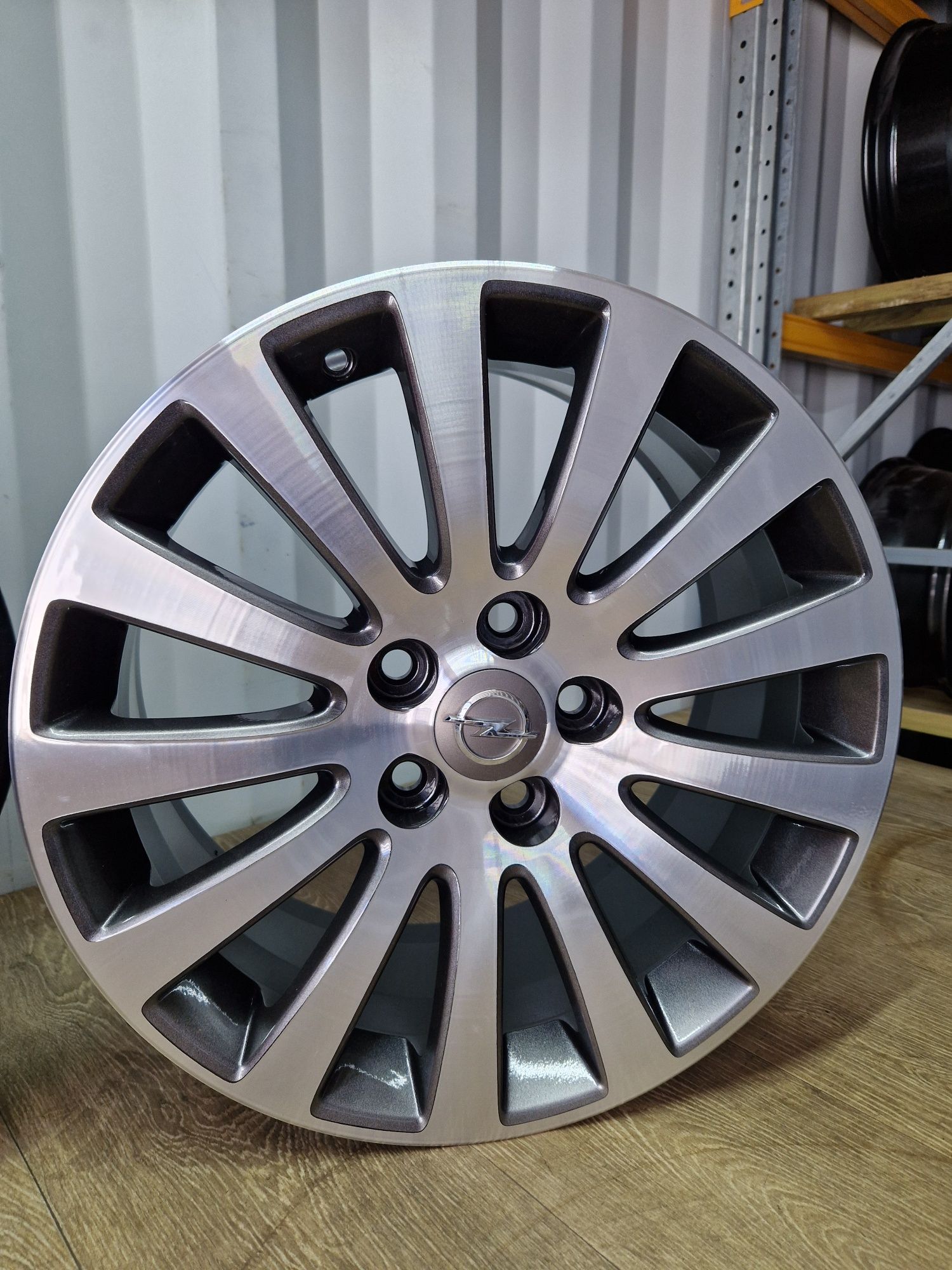 Felgi 18 opel insignia 5x120 8j et42 os 67.1