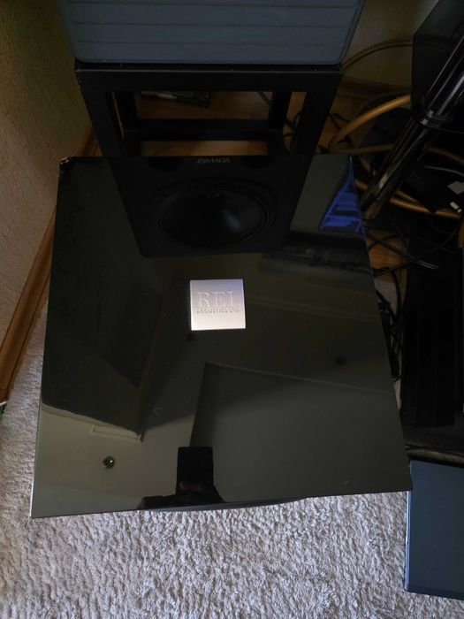 Продам сабвуфер Rel S5