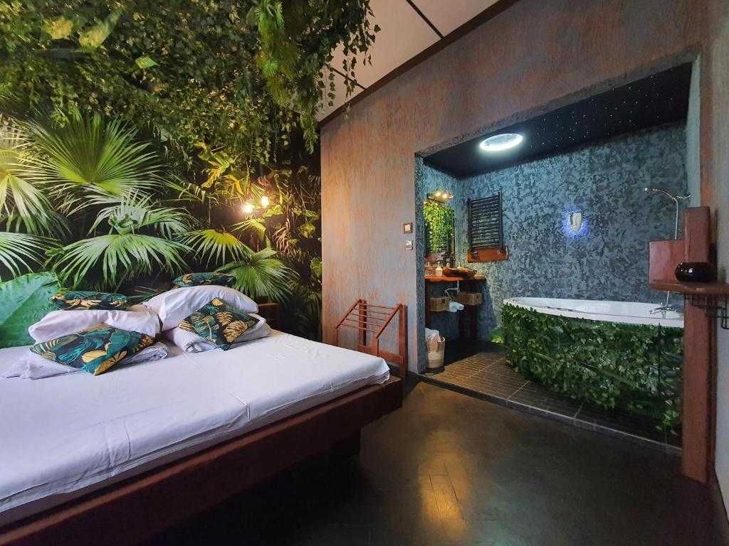 JUNGLE apartament z jacuzzi w centrum miasta