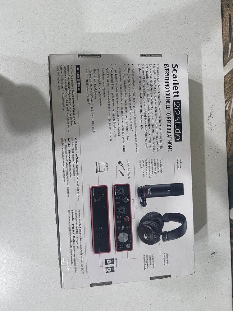 Звукова карта Focusrite Scarlett 2i2 3rd Generation