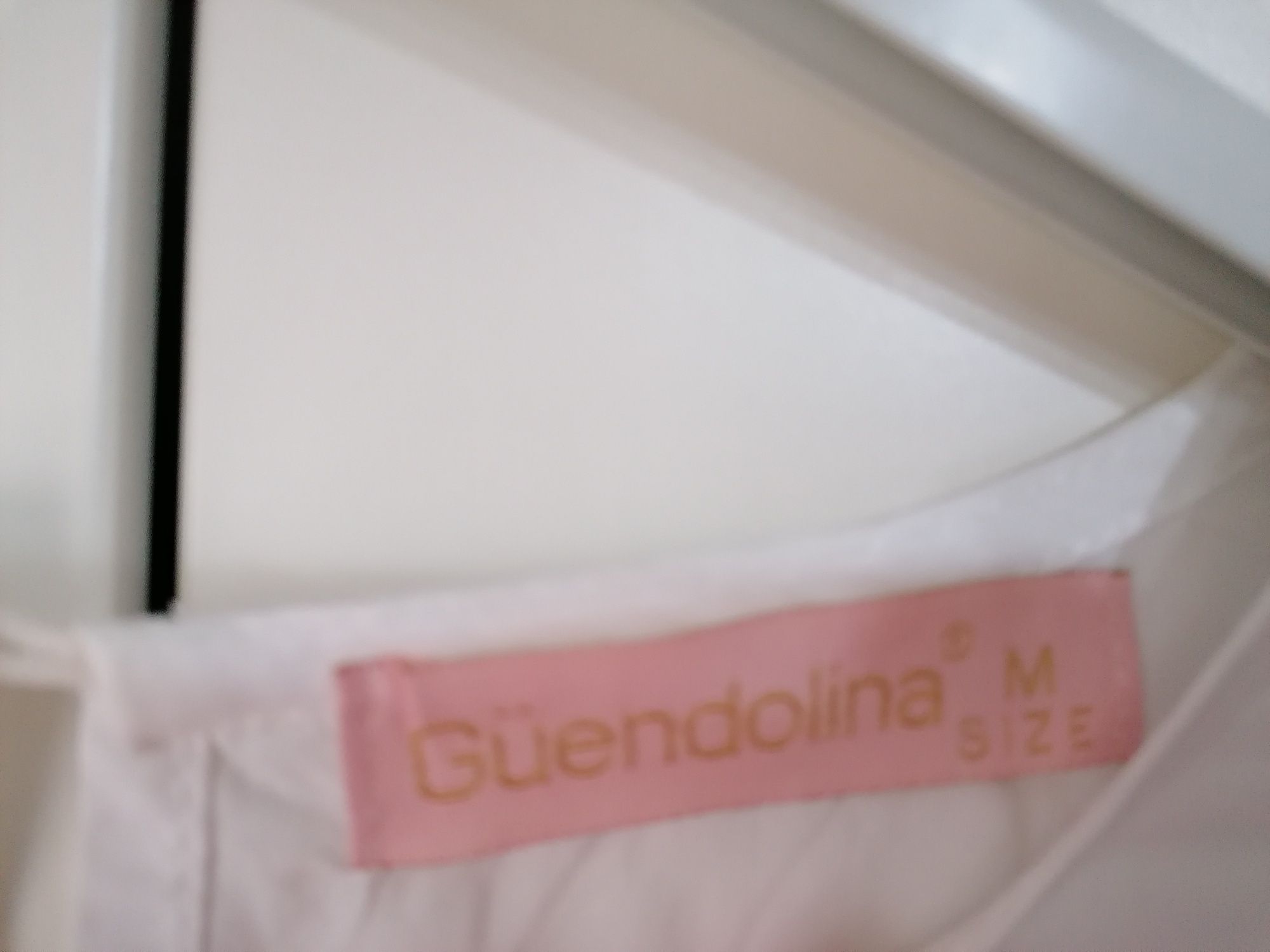 Blusa Branca Guendolina sem botões