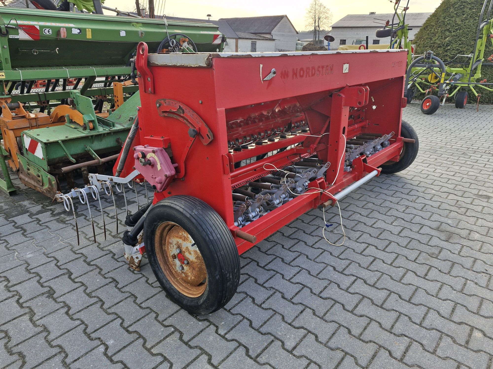 Siewnik zbożowy 2006 rok Kongskilde Nordsten NS1130