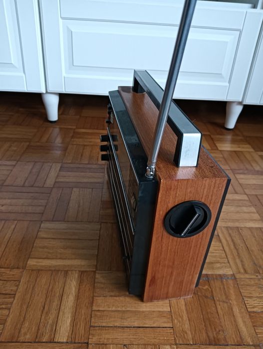 Radio Selena B211