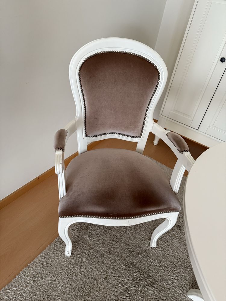 Mesa com cadeiras