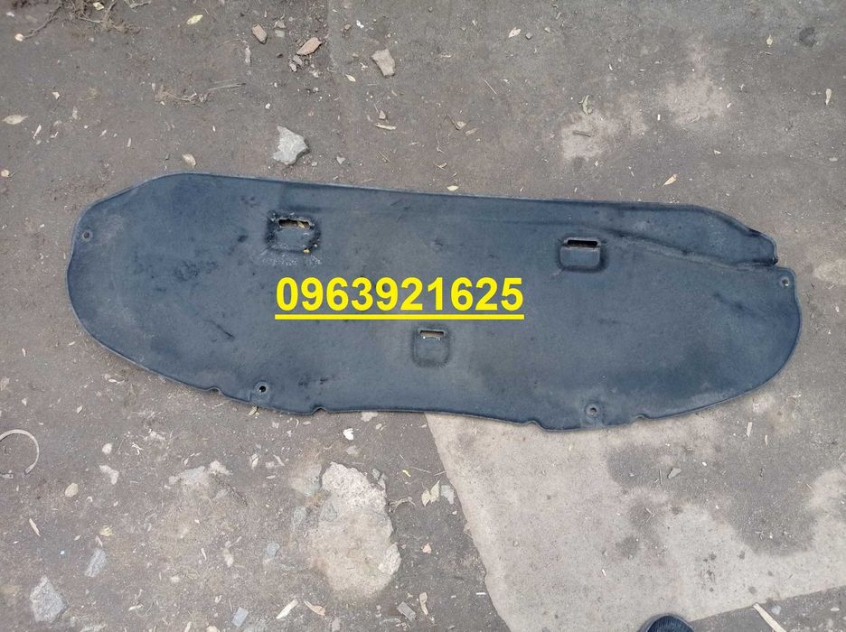 Шумоізоляція капота Renault Clio III