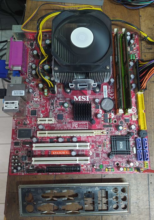 Комплект MSI K9A2GM, AMD Phenom X4 9550, 2 ГБ