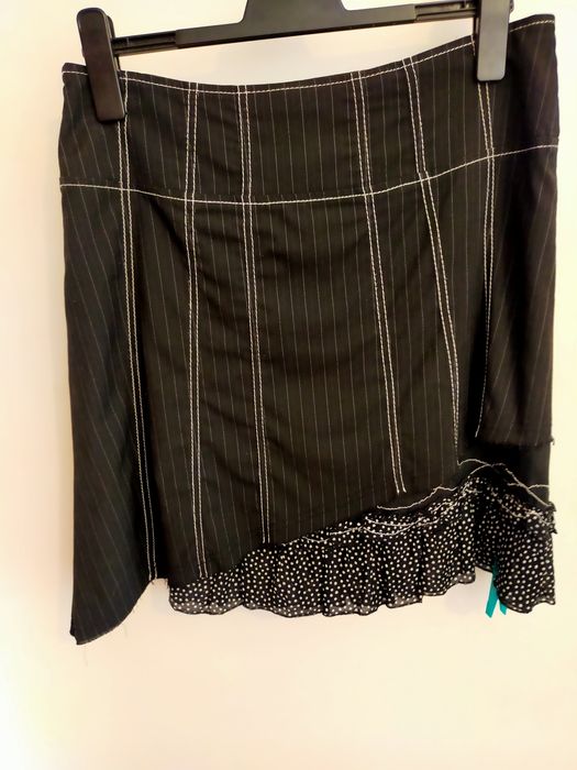 Saía preta da Stefanel, tam. 40