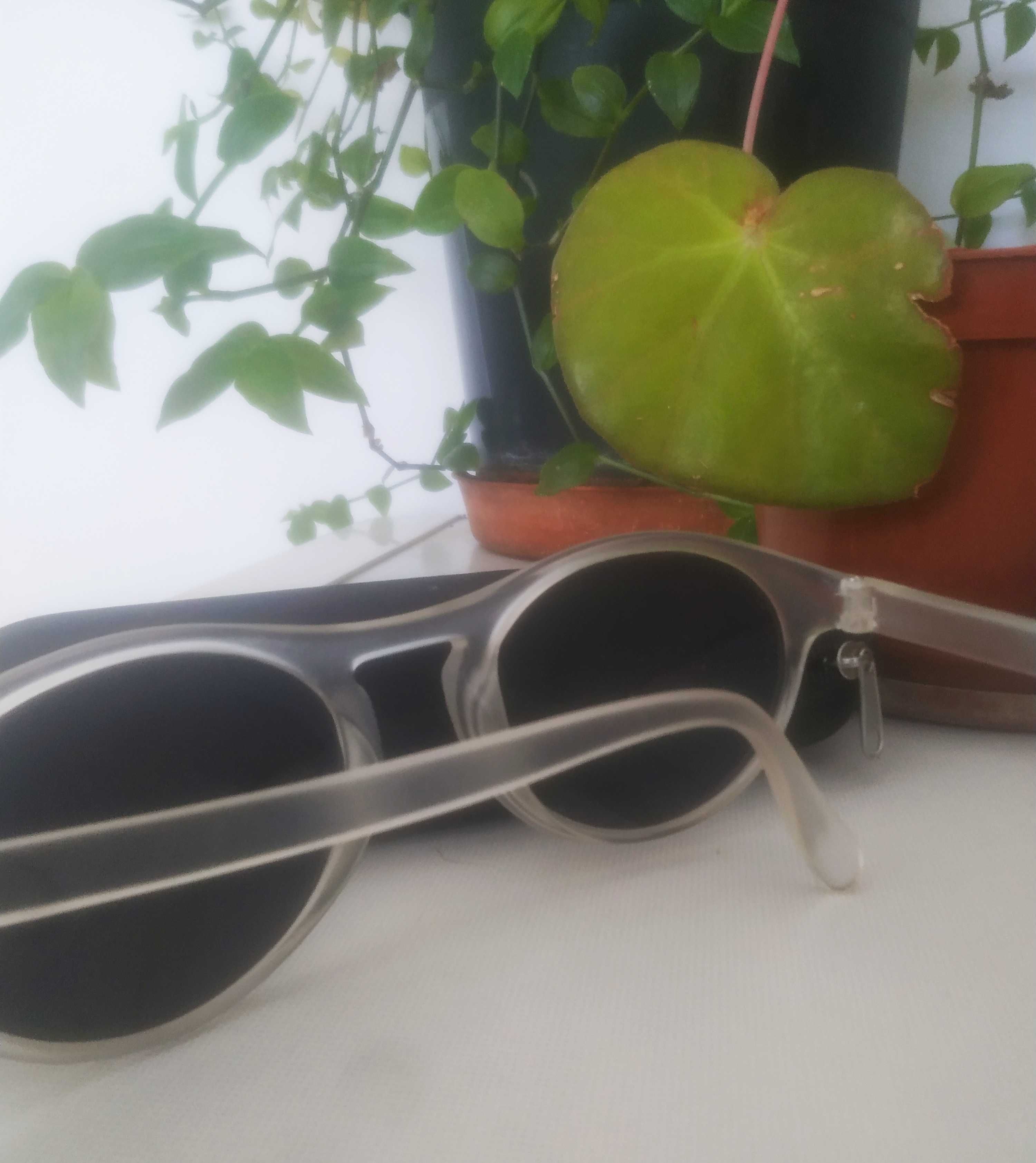 Óculos de sol nunca usados