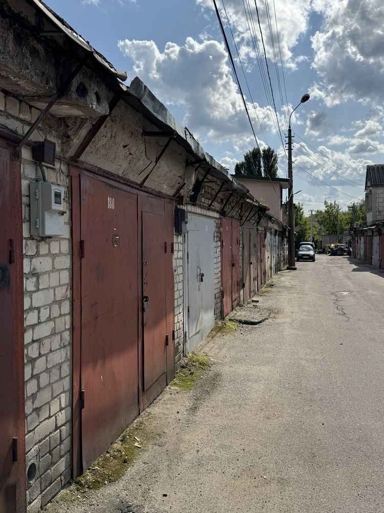 Продаж гаража в кооп Берізка 2 , центральна вулиця на вʼізді в гаражі