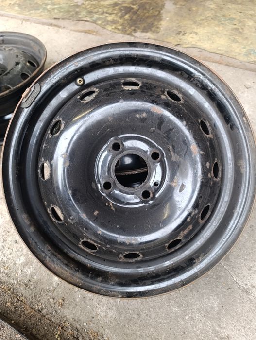 Диски металеві на Рено логан, дачію логан