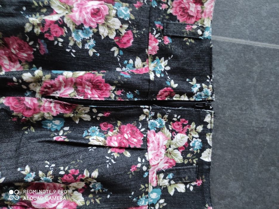 Spódniczka mini w kwiaty