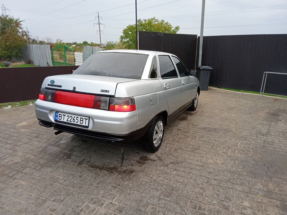 Ваз 2110         седан