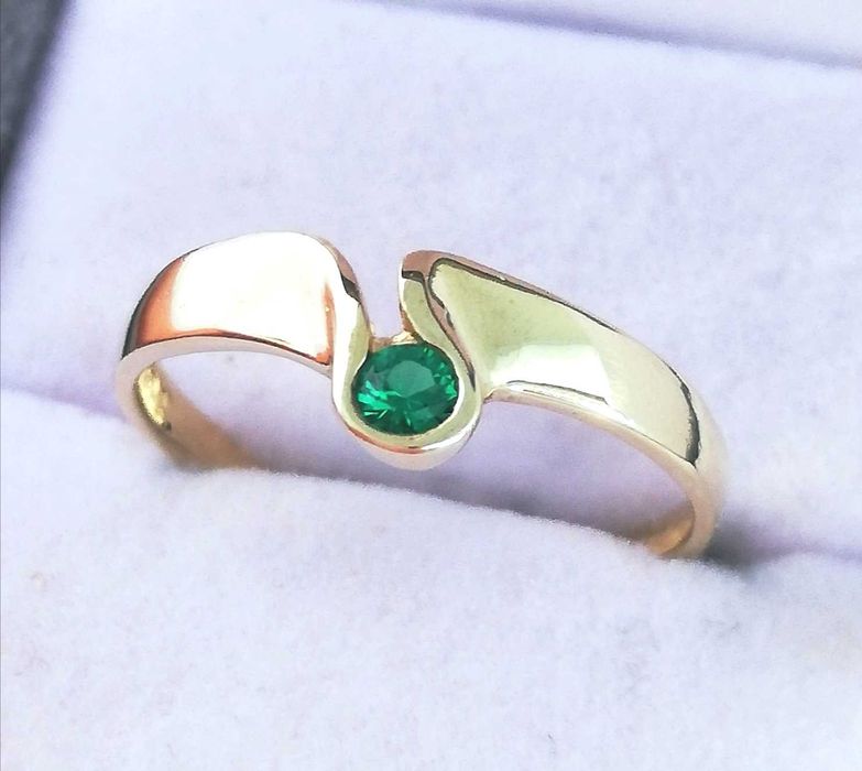WŁOSKI złoty pierścionek szmaragdowy