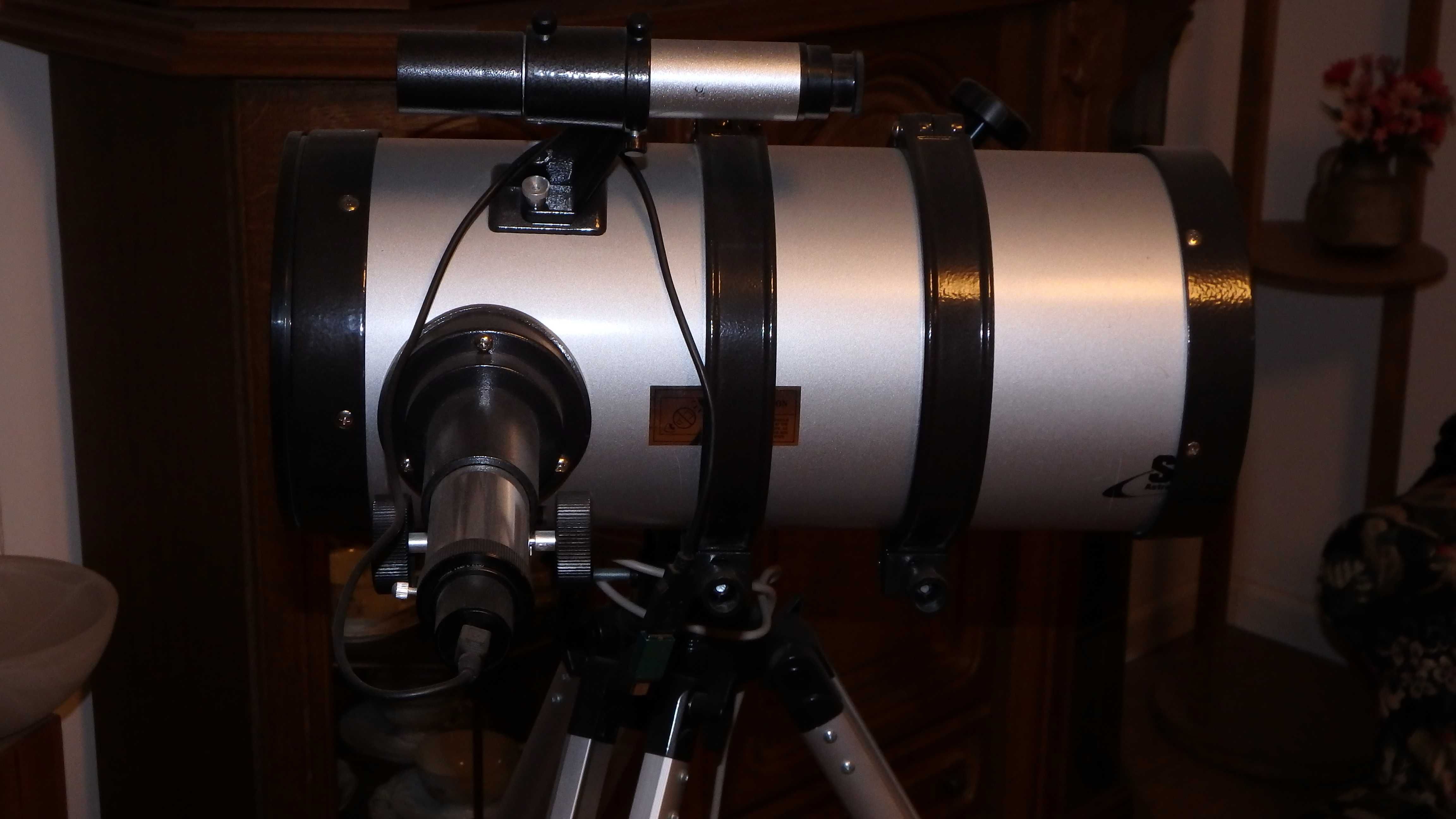 Teleskop astronomiczny 750/140