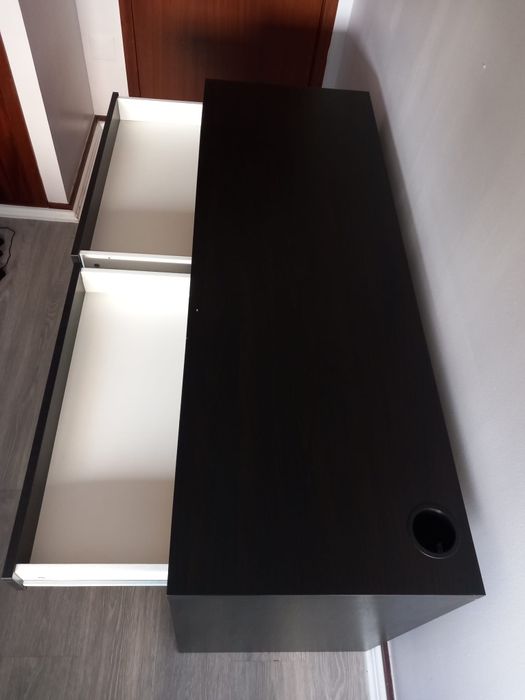 Secretária preta ikea