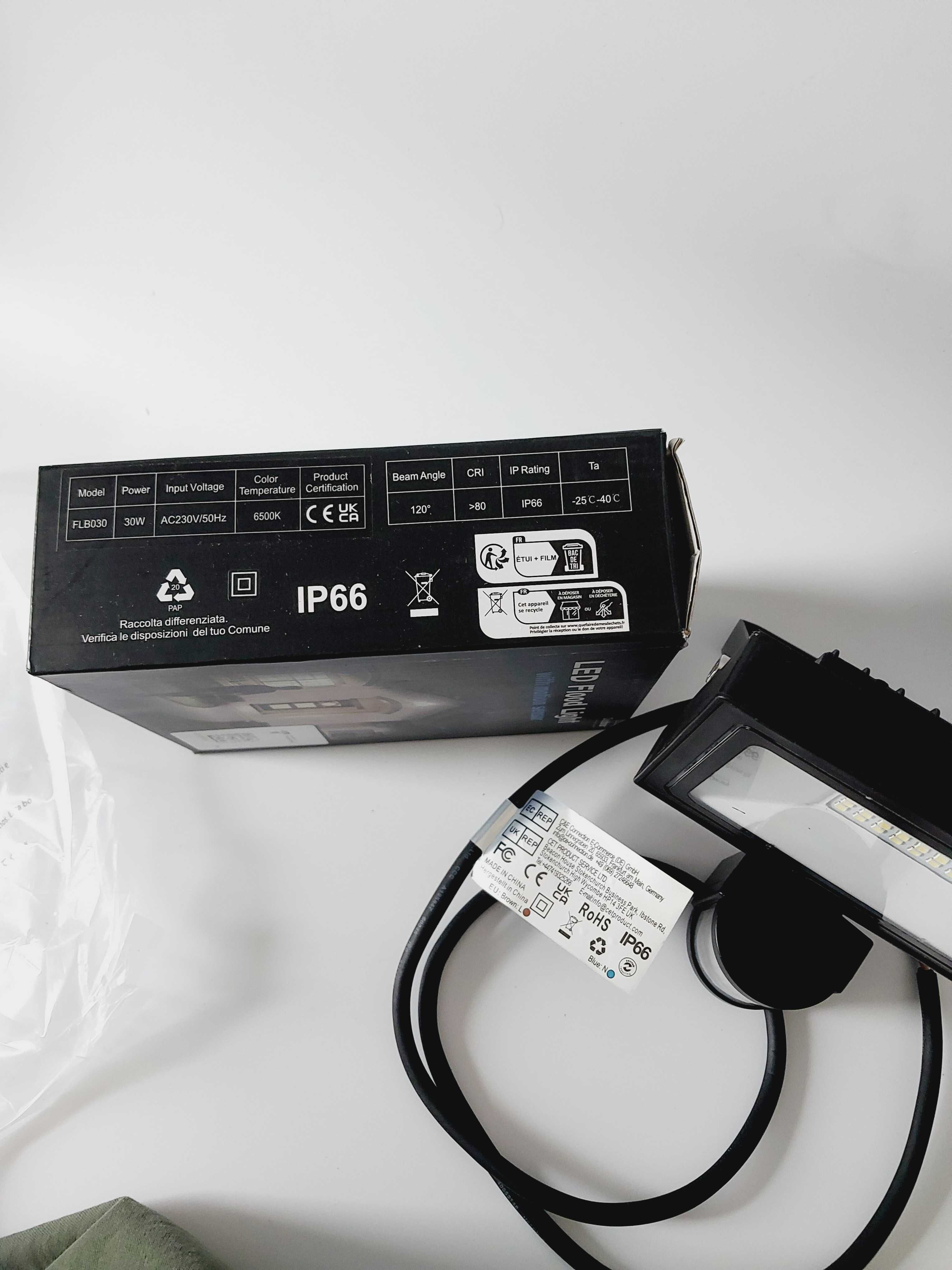 reflektor lampa  halogen LED z czujnikiem ruchu