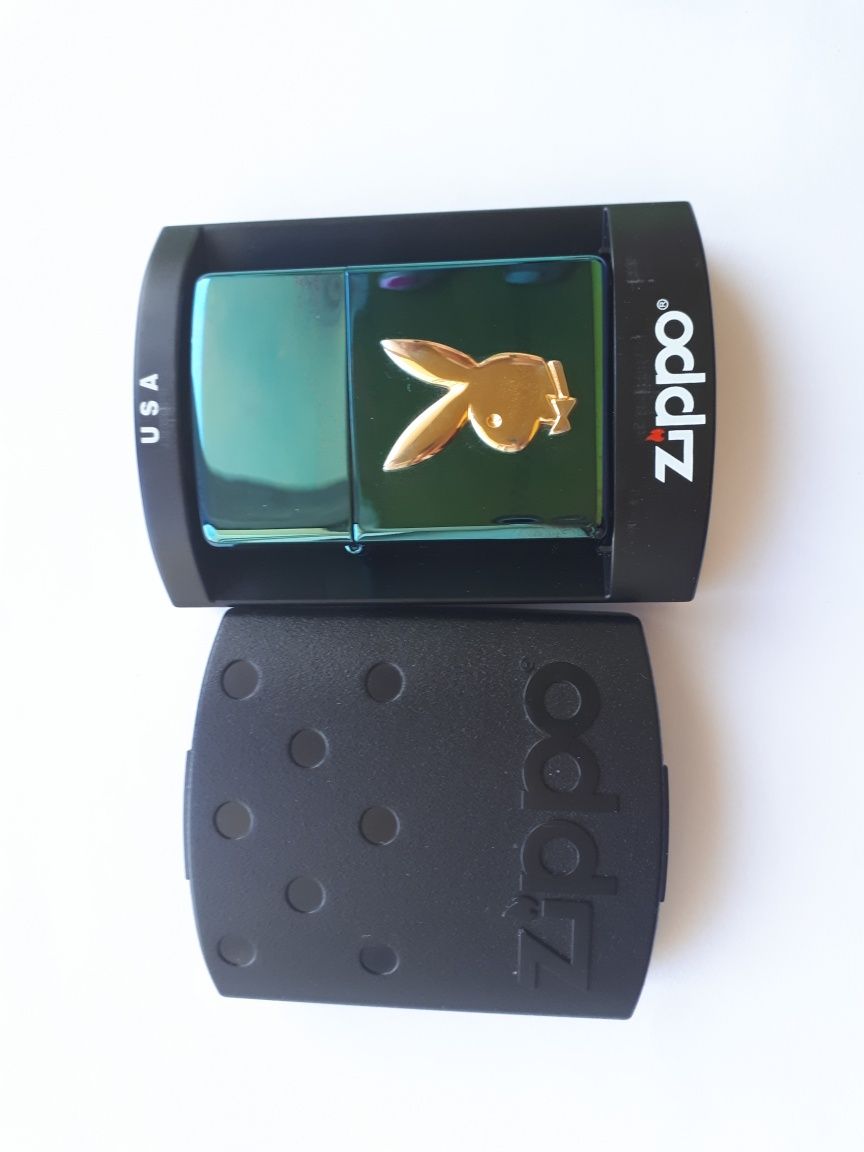 ZIPPO 2004 Plapboy GOld plated bunny SAPHIRE
PLAYBOY GOLD PLATED