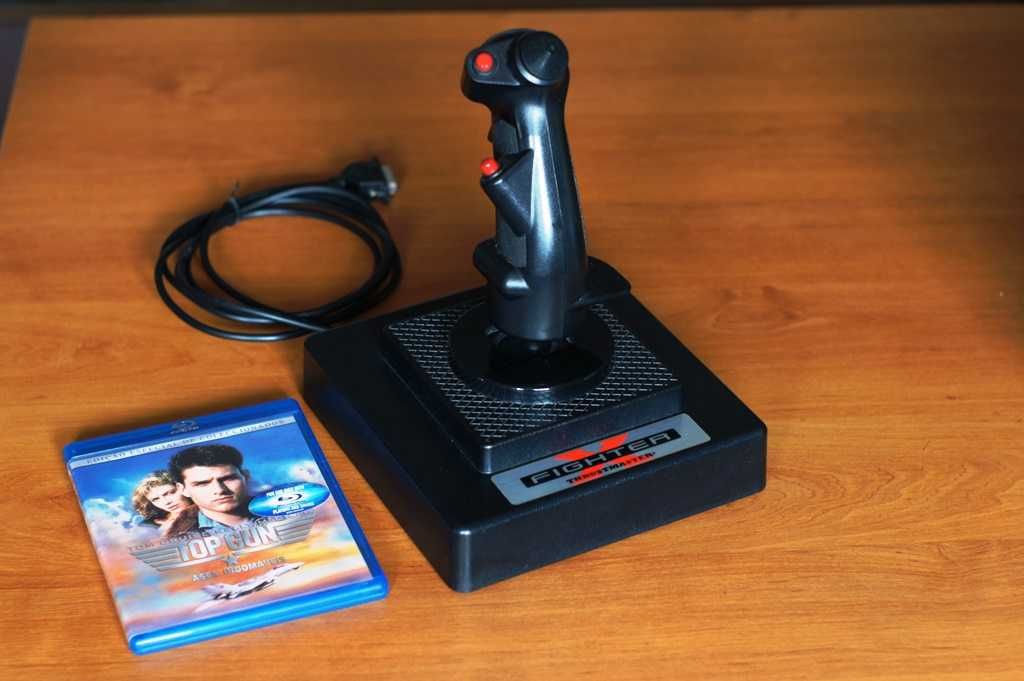 Joystick Thrustmaster Fighter X