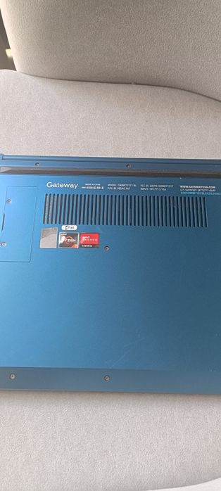 Laptop Gateway ryżem 7