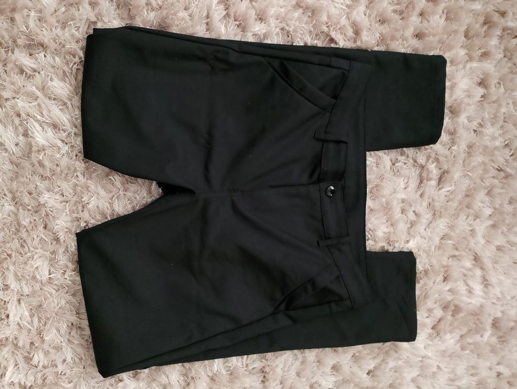 Czarne klasyczne spodnie z kieszeniami