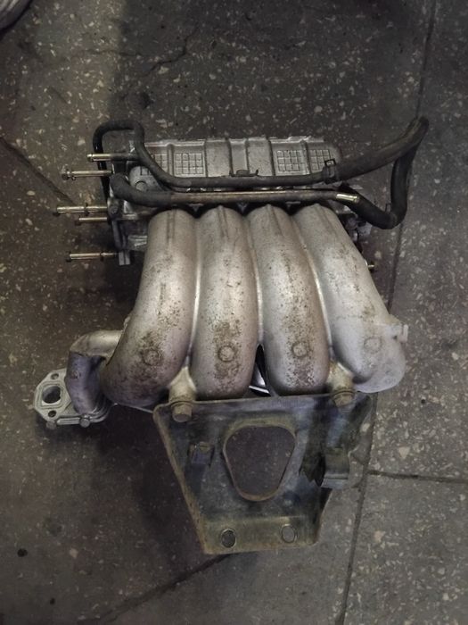 Колектор впускний Mitsubishi Outlander I 2.4