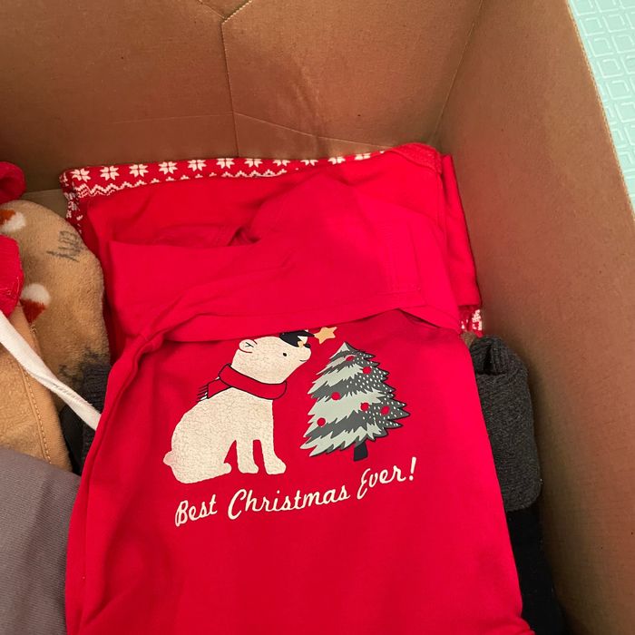 Karton ubranek dla niemowlaka