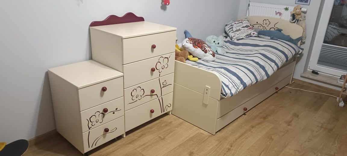 Zestaw mebli Meblik łóżko + 2 komody