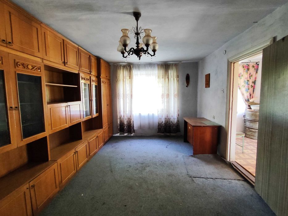 Дачний будинок з земельною ділянкою