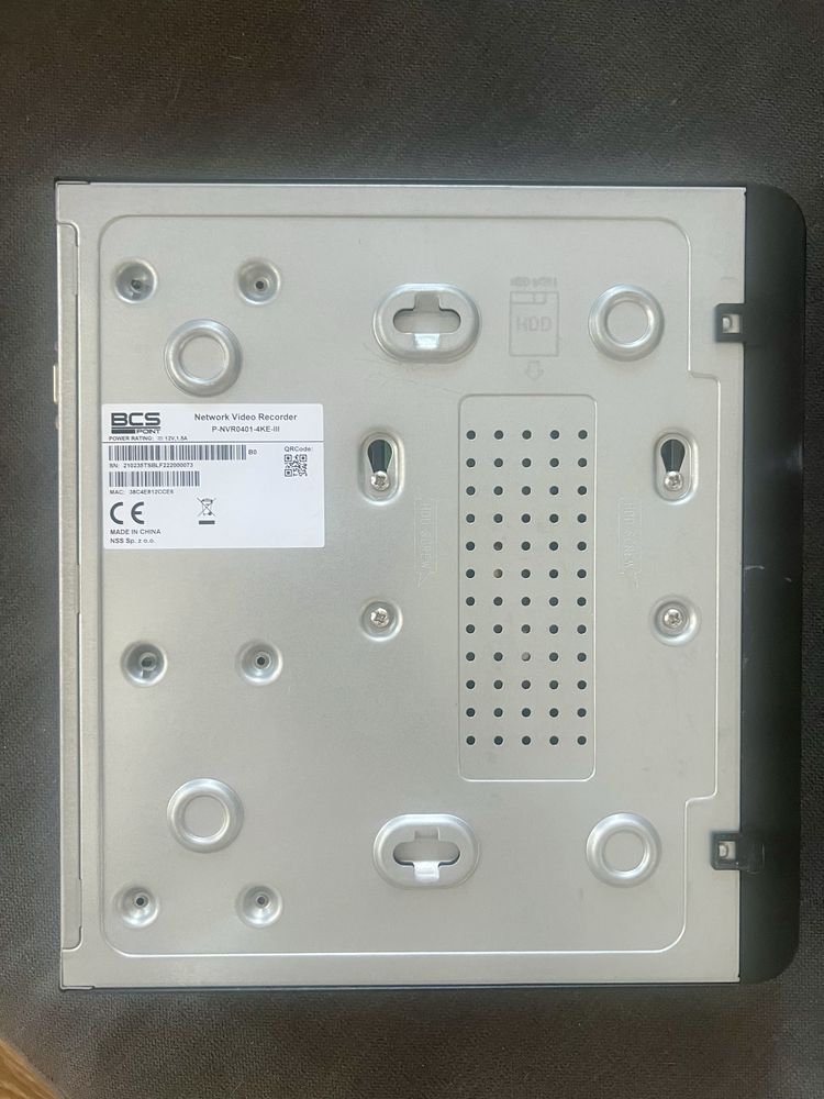 Rejestrator 4-kanałow y BCS Point BCS-P-NVR0401-4K-E-II