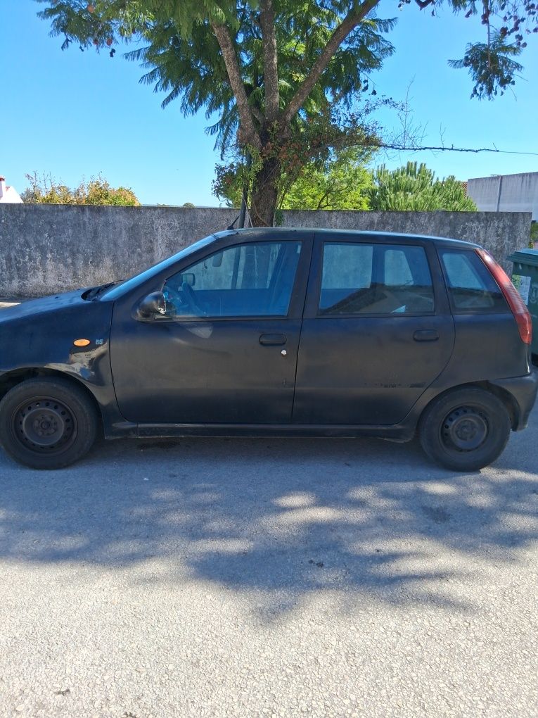 Carro fiat punto
