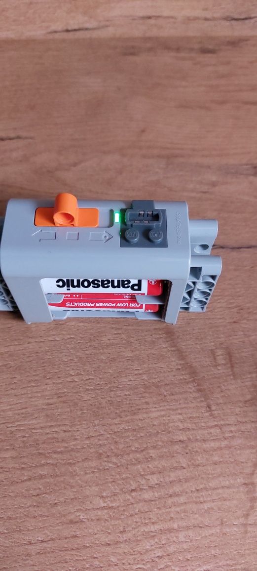 Lego Technic pojemnik na baterie czytaj opis
