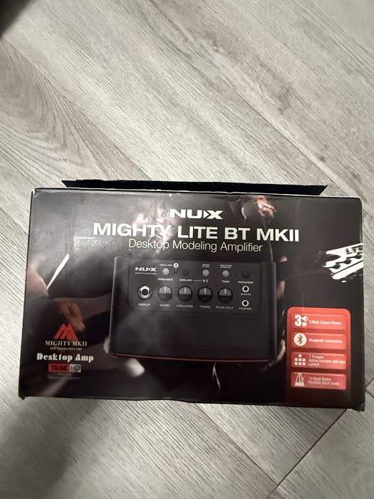 Guitarra Ibanez nova, com capa e amplificador