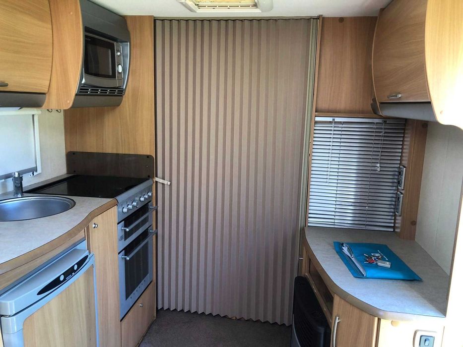 caravana Swift de eixo duplo