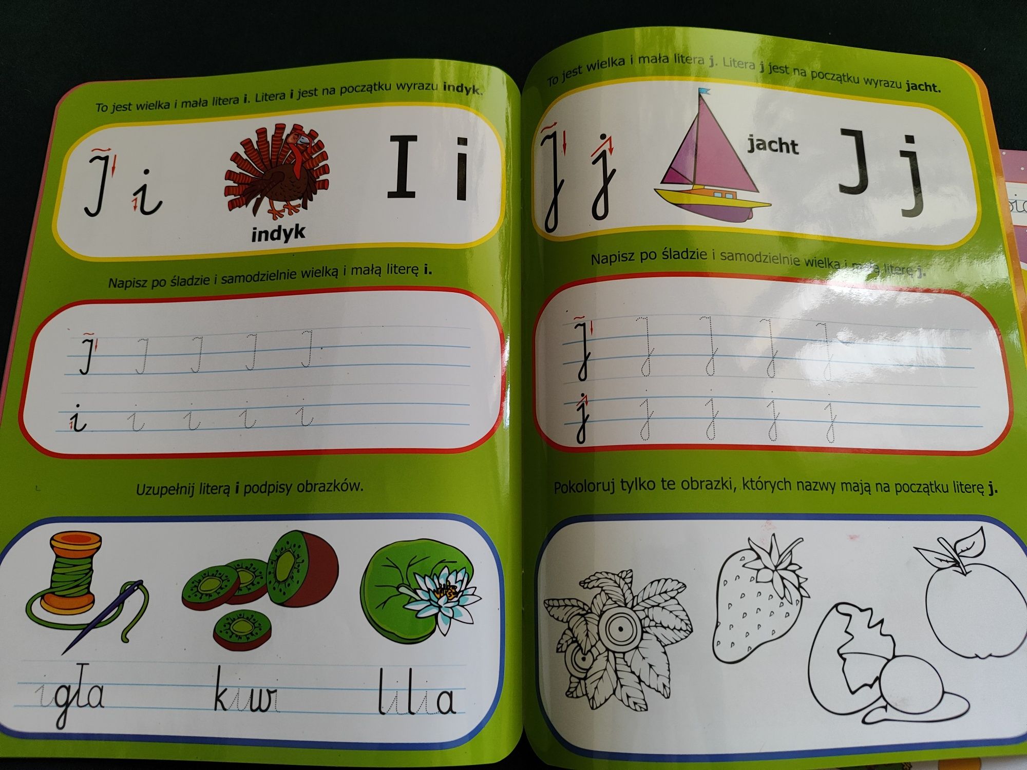 Literki zmywalna książeczka 2 szt. jak nowa