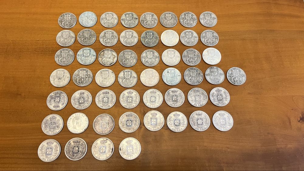 Lote de 192 moedas de prata - 942g fine