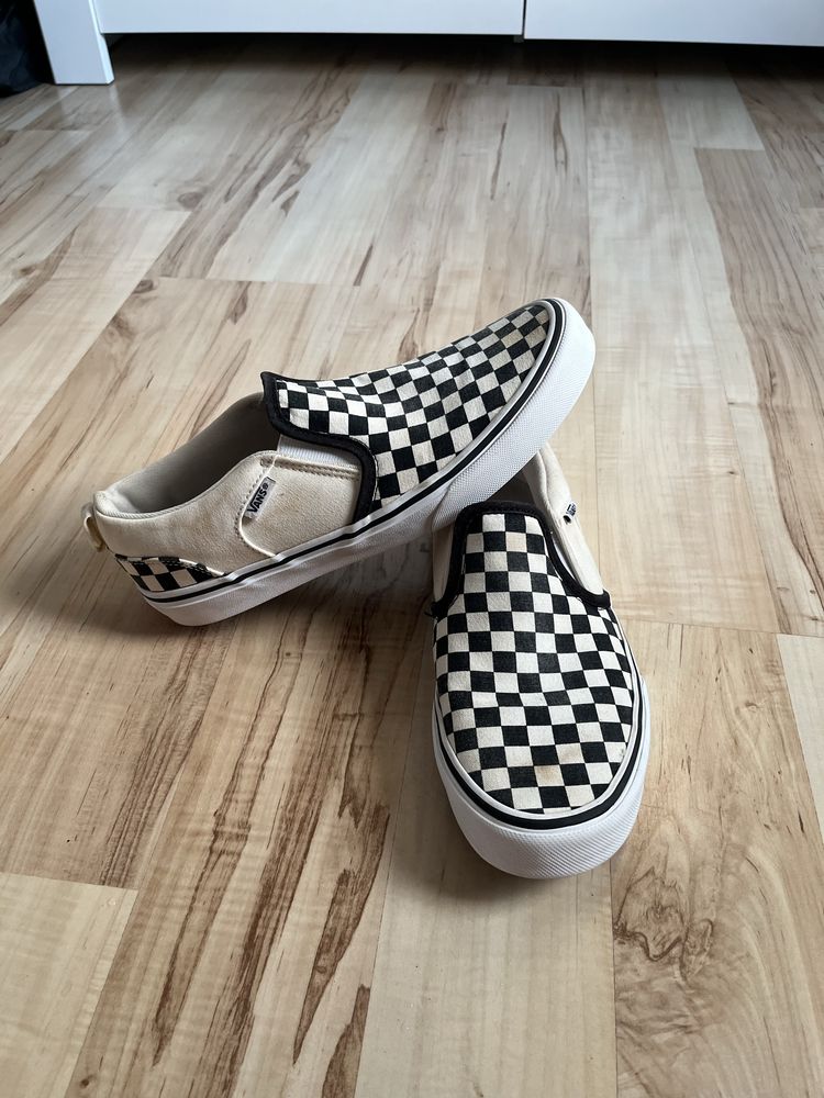 vans slip on w kratke