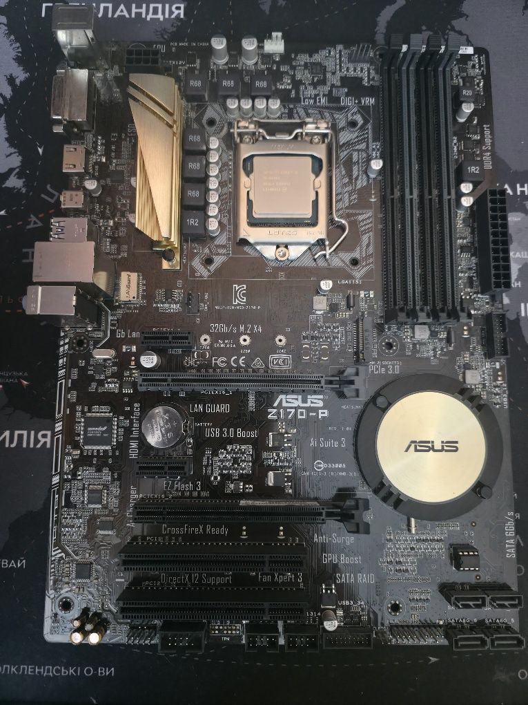 Материнська плата Asus