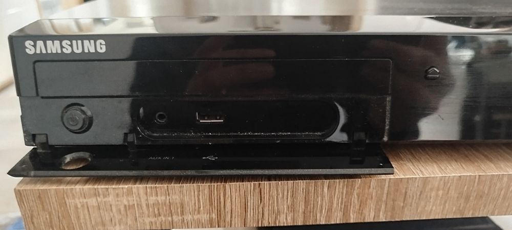 Sprzedam odtwarzacz DVD firmy Samsung.
