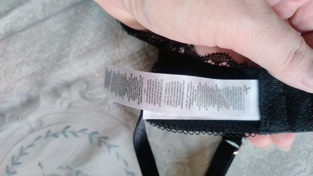 Czarne ozdobne zmysłowe body bieliźniane 80B