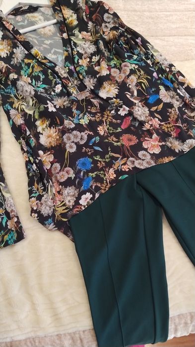Blusa Zara com flores