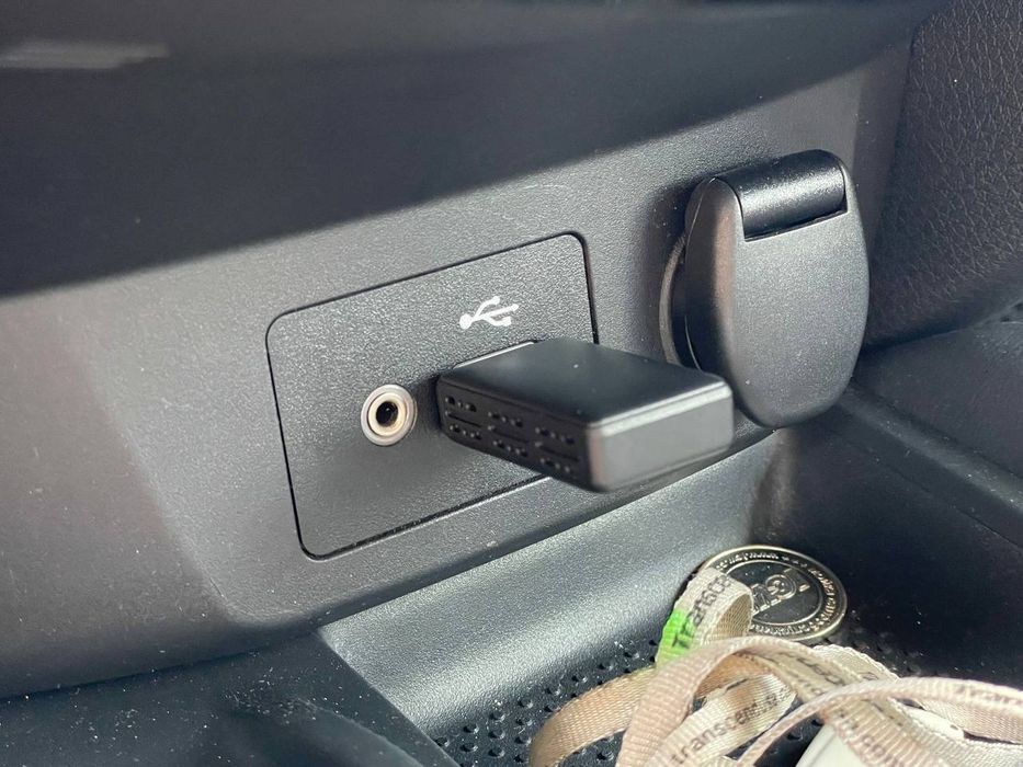 Бездротовий адаптер Apple CarPlay та Android Auto